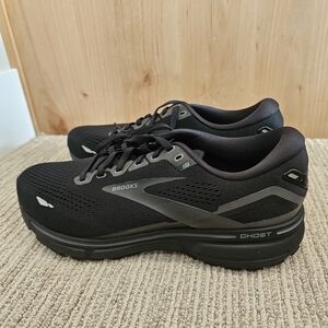 Brooks Men's Black and Gray Athletic Shoes